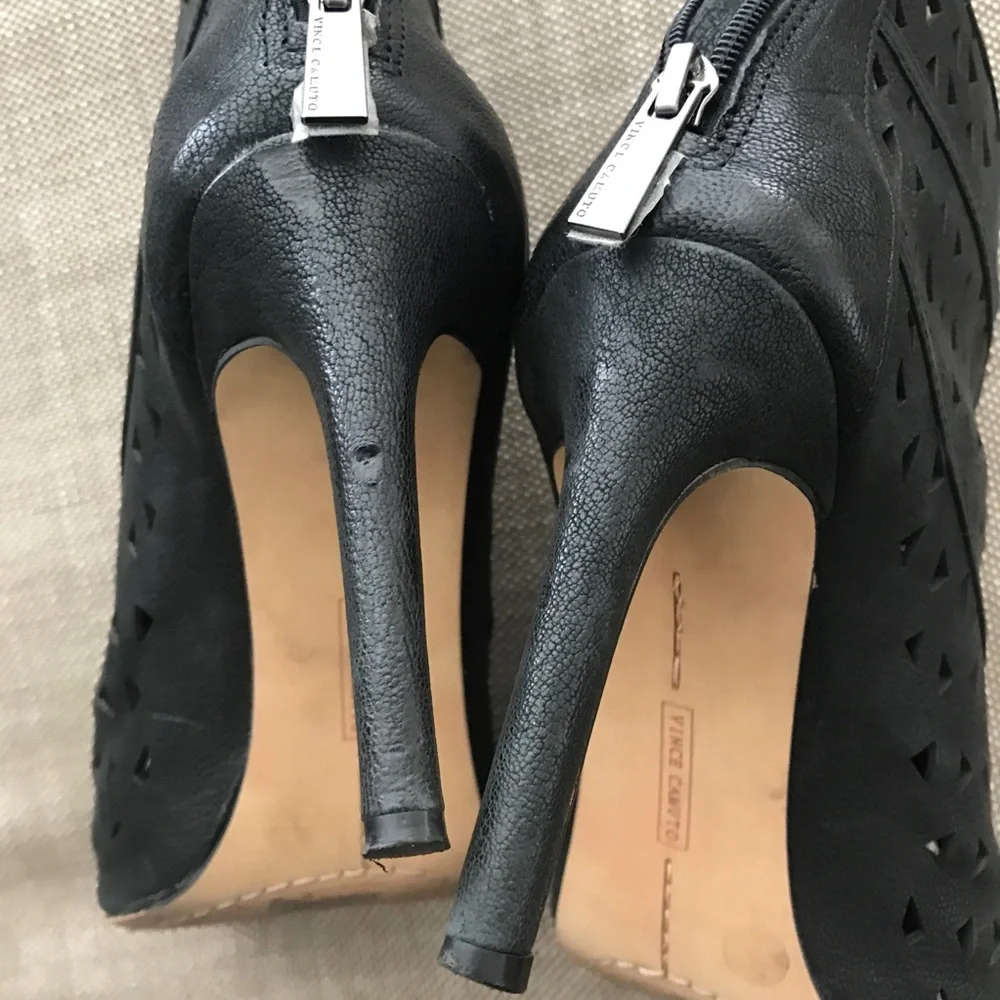 Vince Camuto Laser Cut Stiletto Heel - Picture 5 of 8